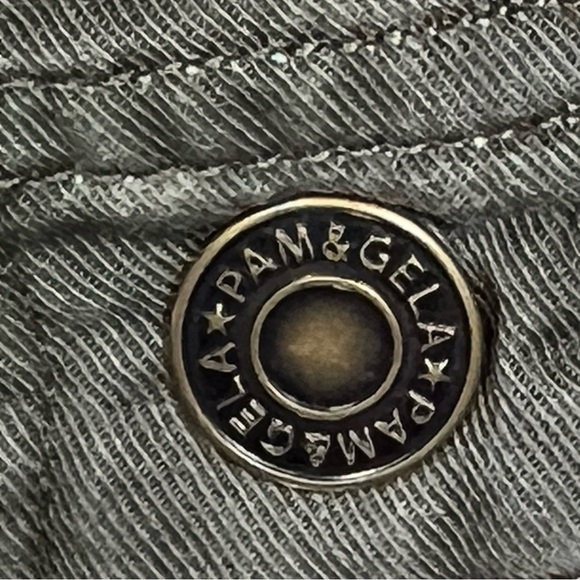 PAM & GELA Soft Army Green Floral Watercolor Shorts Women's Size 4 - Picture 5 of 16